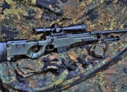 雷火电竞网址-时空裂隙中的绿茵奇迹，当2026世界杯遭遇1996欧冠