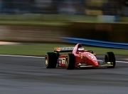 雷火电竞亚洲先驱-速度与激情，F1巴林揭幕战悬念迭起，足球场上的闪电战那不勒斯掀翻秘鲁