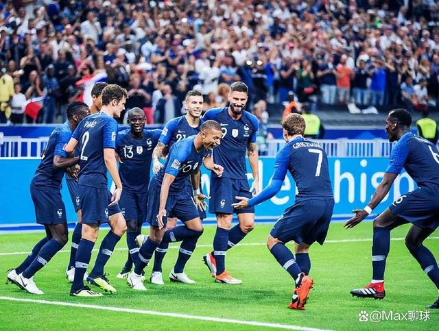 法国队备战欧预赛对决波兰，备战胜利