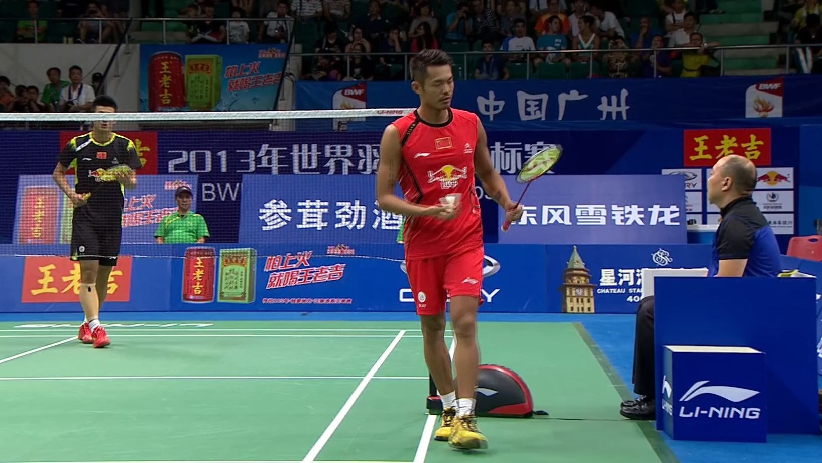 包含印尼羽毛球队鏖战马来西亚羽毛球队，谌龙制霸全场的词条